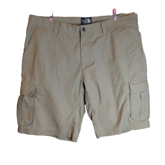 The North Face Khaki Cargo Shorts men's Size 40 Regular - Picture 4 of 9